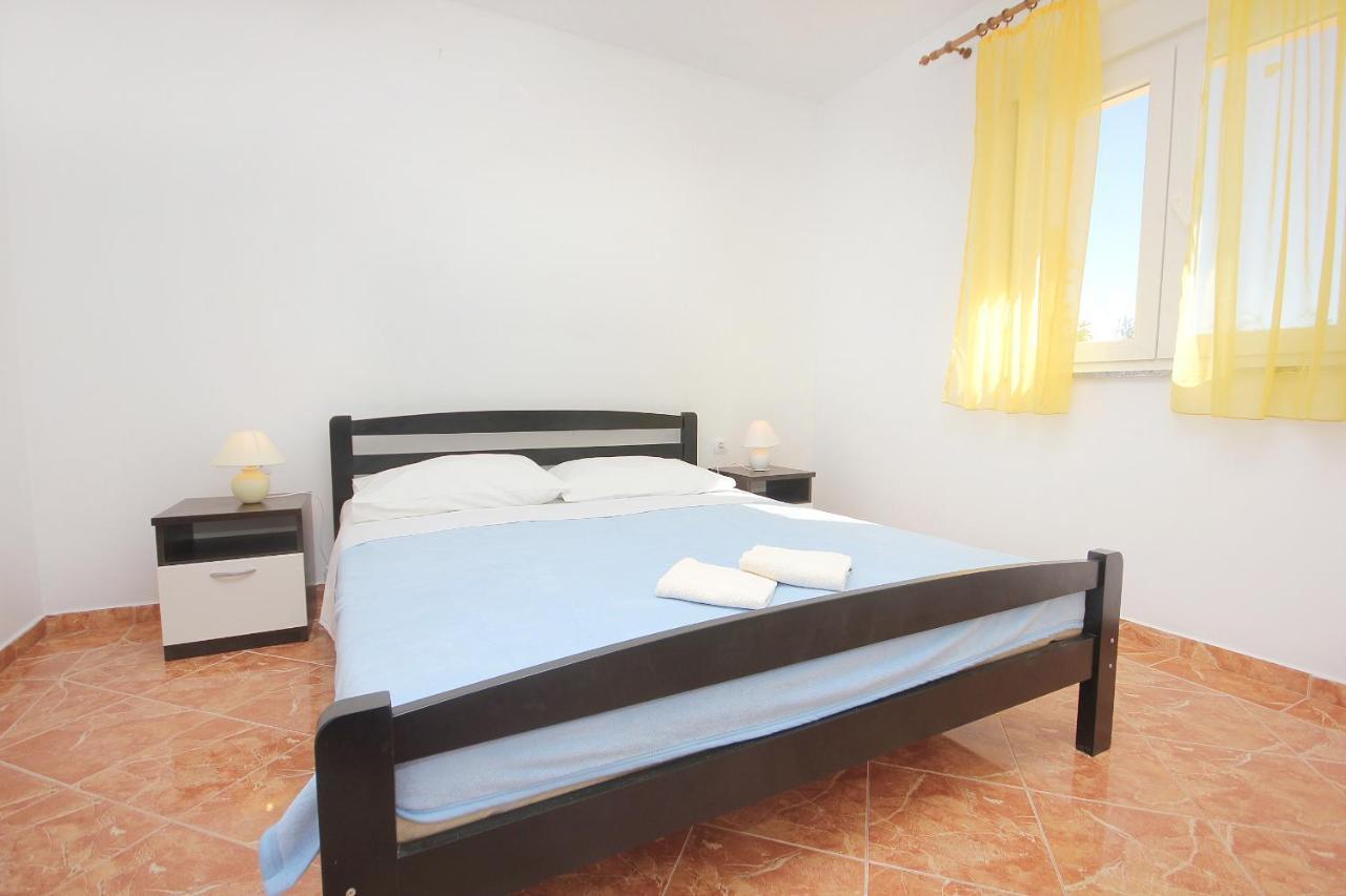 Apartments By The Sea Vlasici, Pag - 9324 Bagian luar foto