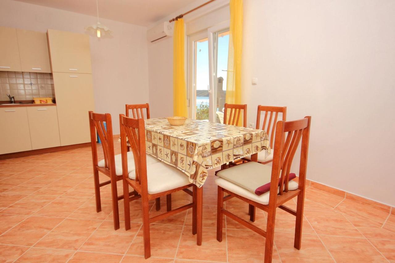Apartments By The Sea Vlasici, Pag - 9324 Bagian luar foto
